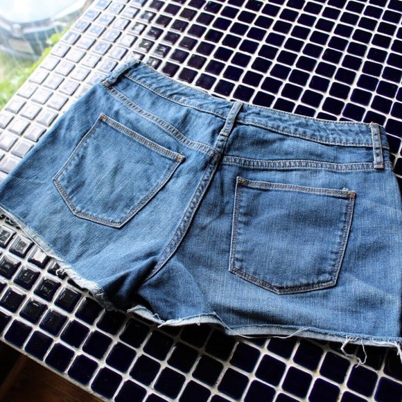 UNIVERSAL THREAD HIGH RISE SHORTIE STRETCH BUTTON FLY CUT JEAN SHORTS 8/29R-EUC - Picture 4 of 6